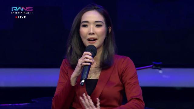 Gisel (Foto: YouTube)