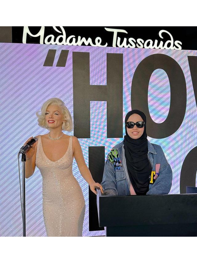 6 Potret Putri Ariani Jalan-Jalan di Hollywood Usai Tampil di AGT, Semringah