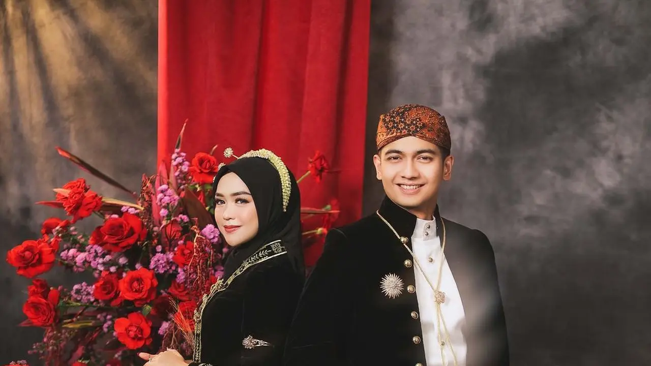 Jelang Pernikahan, Ini 7 Potret Prewedding Ria Ricis dan Teuku Ryan Pakai Baju Adat Jawa