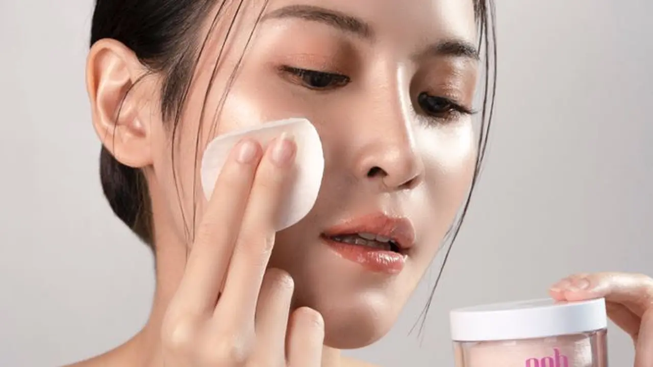 Angkat Sel Kulit Kering di Wajah dengan clear pad kandungan fermentasi/dok. Point of Beauty
