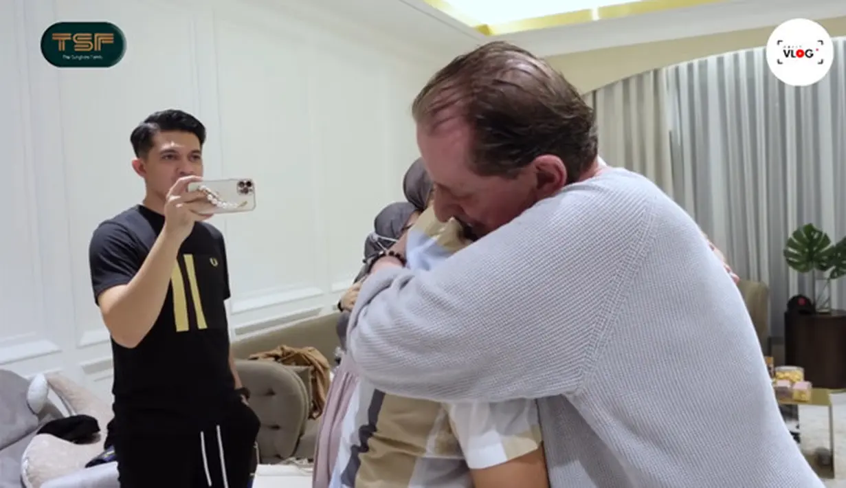 Mark Sungkar, Shireen, Zaskia dan Ukasya (Youtube/The Sungkars Family)