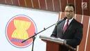 Gubernur DKI Jakarta Anies Baswedan memberikan sambutan saat peresmian Stasiun MRT Sisingamangaraja menjadi Stasiun ASEAN, Rabu (10/4). Peresmian diharapkan dapat mempermudah akses masyarakat dan wisatawan Negara ASEAN saat diadakan pertemuan di Sekretariat ASEAN (Liputan6.com/Immanuel Antonius)