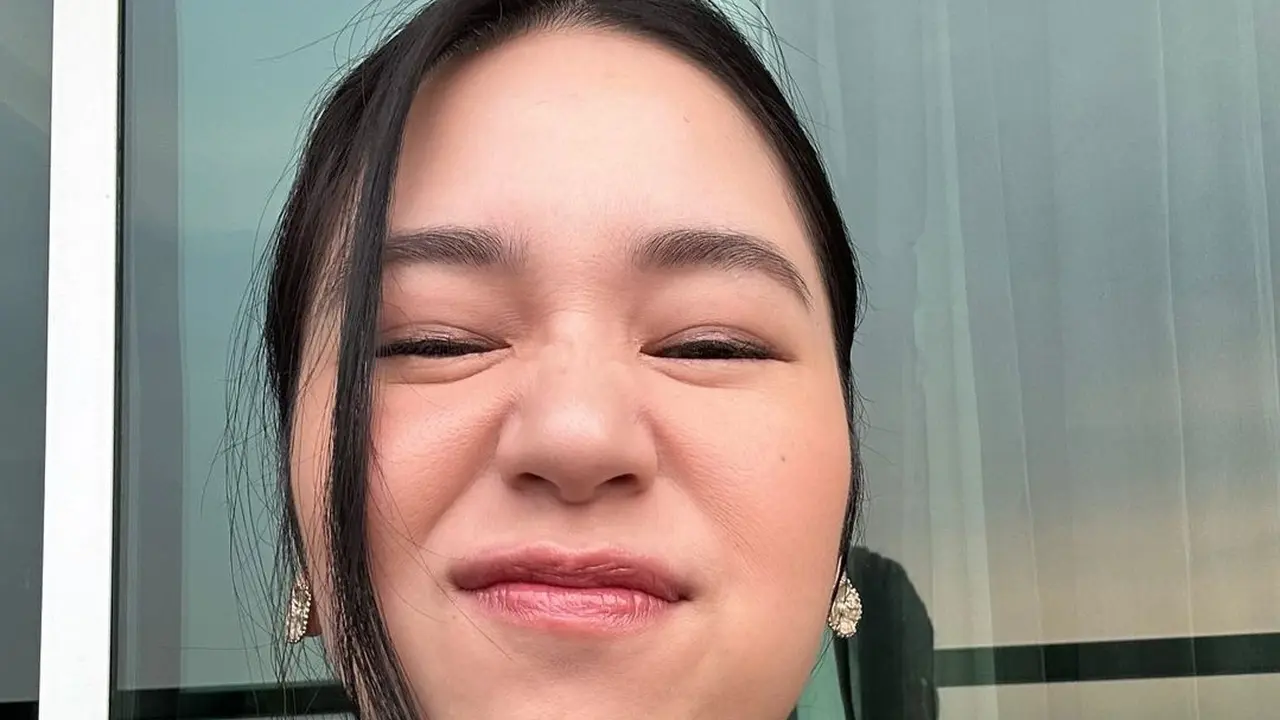 Laura Basuki lakukan selfie cantik (Instagram/laurabas)