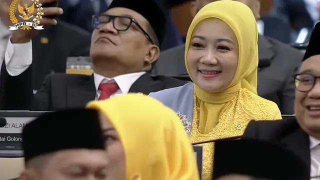 Tampilan Artis hingga Politikus Kenakan Kebaya dengan Berbagai Warna saat Pelantikan Prabowo-Gibran. [Youtube MPR]