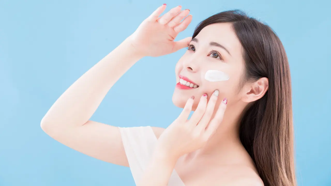 No Filter Needed! Modal Pakai Sunscreen Bisa Bikin Wajah Glowing Natural
