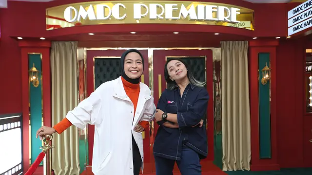 Tantri dan Chua Kotak mencoba Klinik Gigi OMDC berkonsep Bioskop di kawasan Bintaro, Tangerang Selatan.
