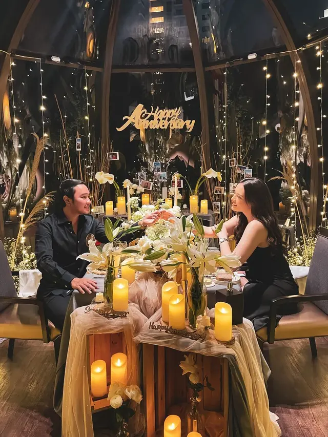 7 Momen Anniversary Pertama Abash dan Jeje, Beri Hadiah Mobil Mewah