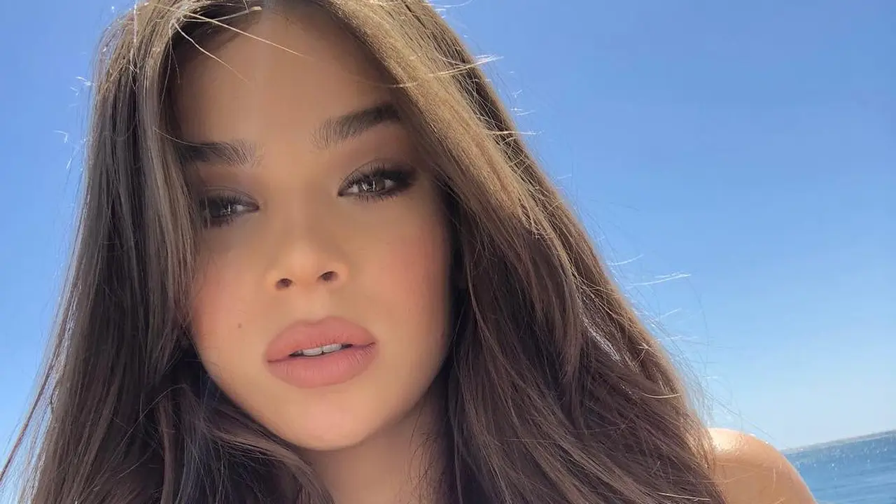 Hailee Steinfeld  (Instagram/ haileesteinfeld)