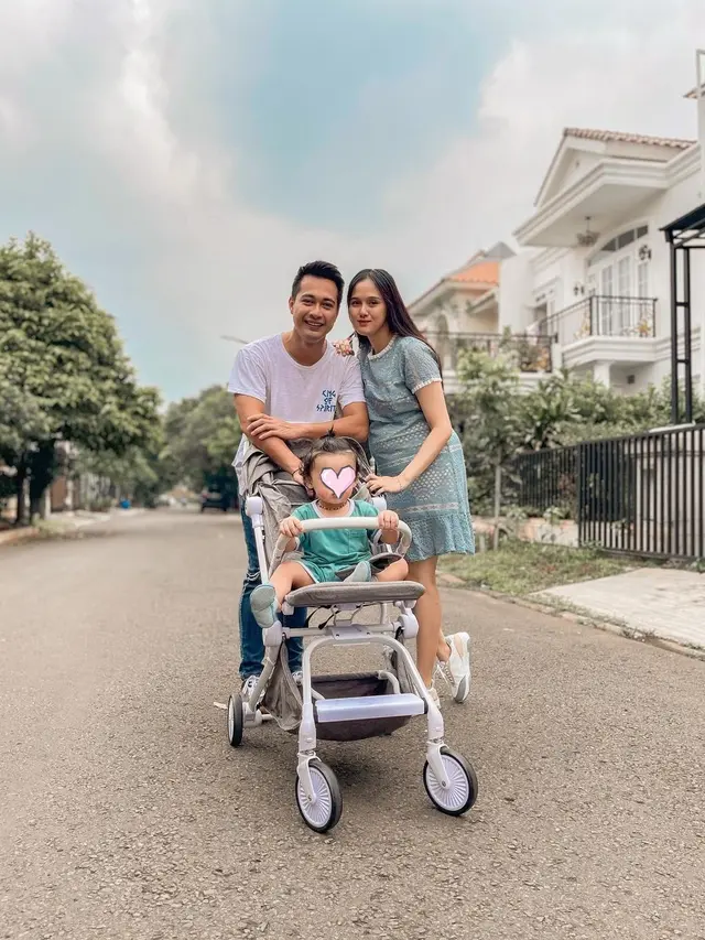 Hamil Anak Ketiga, Ini 6 Potret Baby Bump Meiza Aulia Istri Eza Gionino