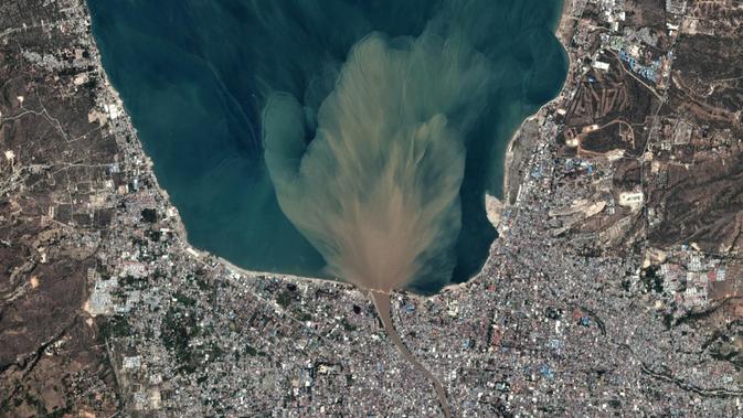 kondisi palu usai gempa dan tsunami (foto: Planet Labs, Quartz)