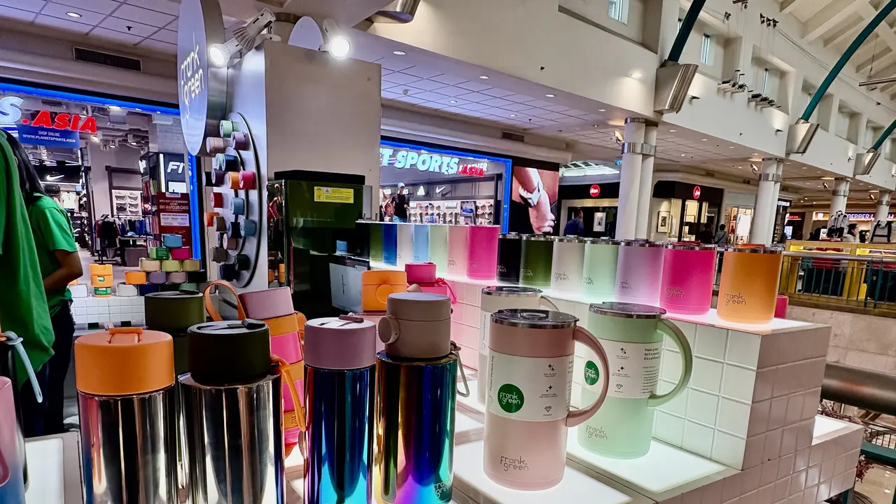 Koleksi frank green Tumbler Favorit dari Australia Kini Hadir di Plaza Senayan