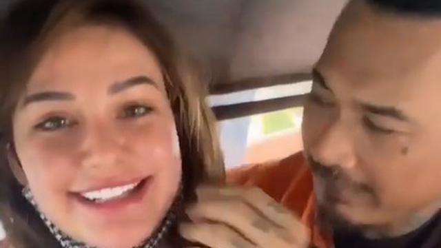 5 Momen Nora Alexandra Jenguk Jerinx, Lepas Rindu di Mobil Tahanan