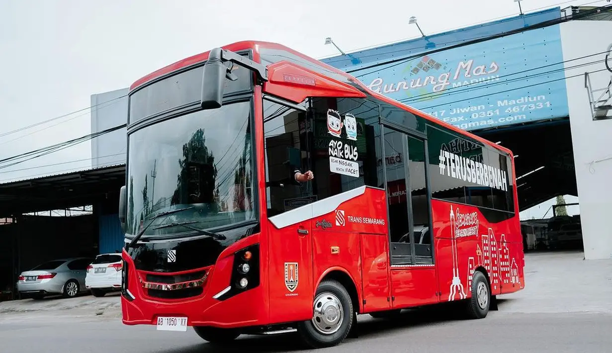 Gunung Mas Zeppelin City Bus milik Trans Semarang. (Source: Instagram/@karoserigunungmas)
