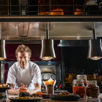 Mencicipi menu gastronomi yang unik dari Chef Tom Aikens untuk malam akhir tahun (The Langham, Jakarta)