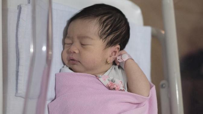  Baru  Lahir  Rambut  dan Hidung Anak  Nabila Syakieb Jadi 