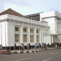 Bandung juga miliki oleh-oleh unik loh! Jangan lupa membelinya sebelum pulang ke kota halaman ya!