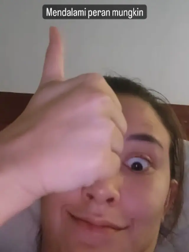 Dahlia Poland menunjukkan percakapan mesra suaminya, Fandy Christian dengan perempuan lain. (Foto: Instagram/dahliachr)