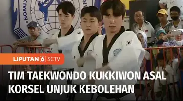 Tim Freestyle Taekwondo andalan asal Korea Selatan, Kukkiwon, unjuk kebolehan di GOR Basket Kota Bekasi, Jawa Barat. Kegiatan ini sekaligus memperingati 50 tahun kerja sama Indonesia dengan Korea Selatan, melalui bela diri Taekwondo.