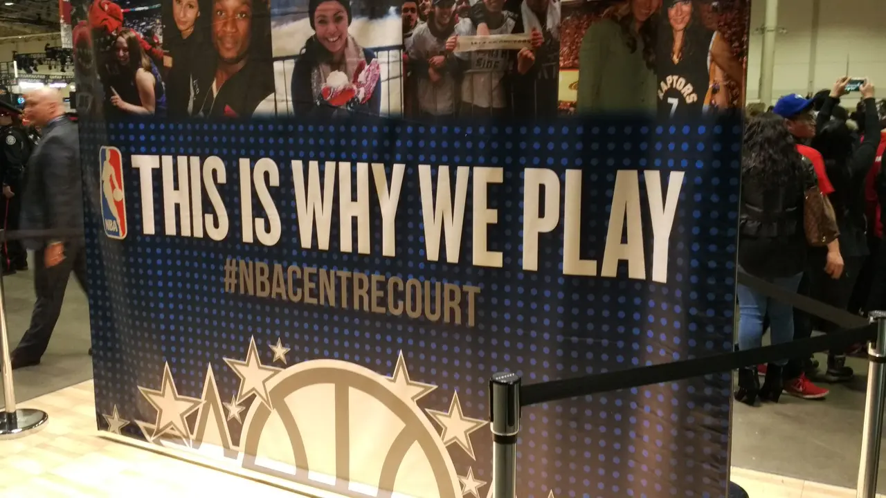 Cuaca Dingin Bukan Rintangan Jelajahi Festival NBA