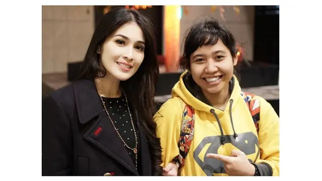 Potret Kebersamaan Sandra Dewi Dengan Asisten Pribadinya, Kompak Bak Sahabat