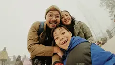 Astrid Sartiasari menikah dengan Arlan Jumarwan Djoewarsa pada November 2011. Dalam pernikahannya, ia pun dikaruniai seoarang putra yang diberi nama Alec Djuara Djoewarsa. Kini usia pernikahan keduanya sudah masuk pada tahun ke-9. (Liputan6.com/IG/@astridbasjar)