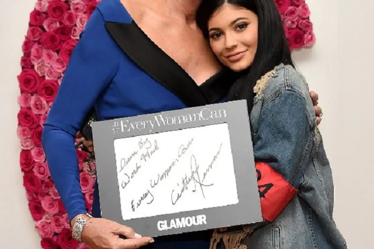 Kylie Jenner bersama ayahnya Caitlyn Jenner. (AFP/Bintang.com)