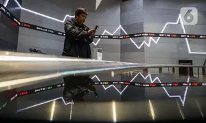 Karyawan beraktivitas di PT Bursa Efek Indonesia, Jakarta, Rabu (13/3/2024). (Liputan6.com/Angga Yuniar)
