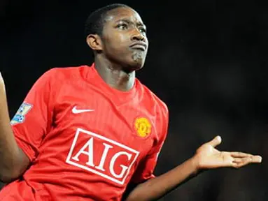 Manchester United's English forward Danny Welbeck celebrates after scoring the fourth goal during the English Premiership football match against Stoke City at Old Trafford, Manchester, on November 15, 2008. AFP PHOTO/ANDREW YATES
