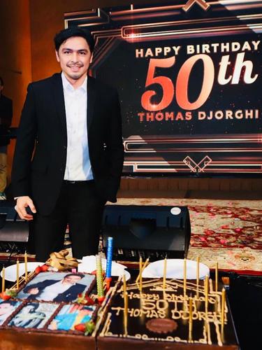 5 Seleb Usia 50 Tahun yang Rayakan Ulang Tahun Secara Meriah, Ada Kue Bentuk Dolar