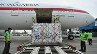 Indonesia kembali kedatangan 1,5 juta dosis atau setara 750.000 vial vaksin Sinopharm dari Tiongkok, yang tiba di Bandara Soekarno-Hatta, Tangerang pada Jumat, 30 Juli 2021. (Dok Kementerian Komunikasi dan Informatika RI)