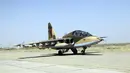 Pesawat Sukhoi Su-25 bekas Rusia ini belum bisa beroperasi optimal. Hal ini dikarenakan rudal Sukhoi-25 tidak cocok dengan Hellfire yang dimiliki Irak, (1/7/2014). (REUTERS/Stringer) 