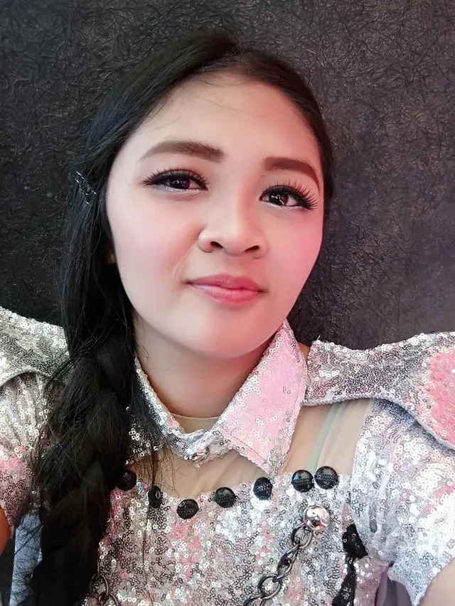 6 Pesona Evie 'Epep New Kendedes', Pemain Kendang Cantik Asal Kediri