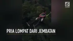 Tanpa ragu, seorang ayah melompat dari jembatan dengan mengajak anak perempuannya yang berusia 3 tahun.
