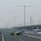 Kecelakaan beruntun melibatkan tujuh kendaraan terjadi di Tol Layang Sheikh Mohammed Bin Zayed (Tol MBZ) Tol Jakarta-Cikampek pada Sabtu 9 September 2023 diduga disebabkan oleh mobil yang dikendarai anggota TNI. (Merdeka.com)
