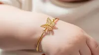7 Model Gelang Kupu-Kupu Emas, Tampil Elegan dan Feminin Sepanjang Hari
