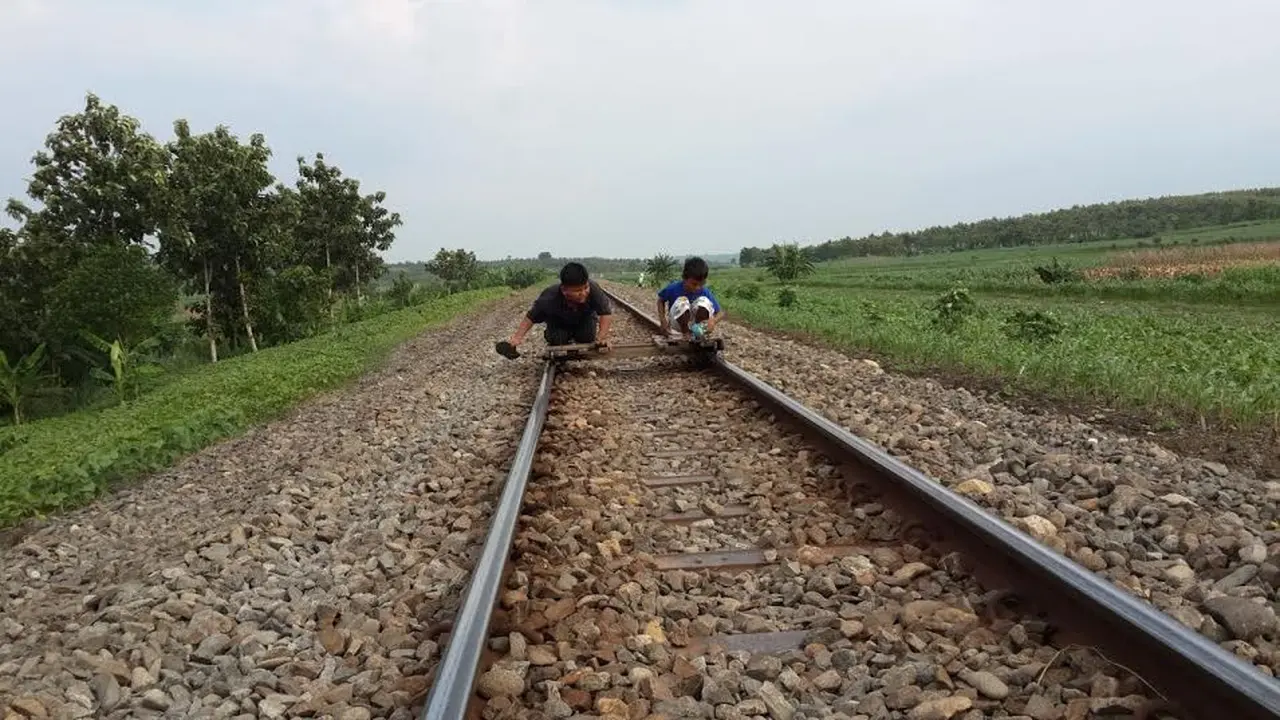 Mainan ekstrem anak kereta 20160405