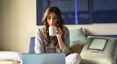 5 Cara Mengatasi Titik Jenuh Berkarier Ketika Resign Bukan Pilihan Lifestyle Fimela Com