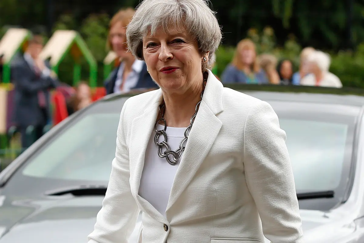 20170608-PM Theresa May Berikan Suaranya-AP