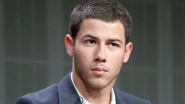 Nick Jonas Jadi Guru di Lagu Baru