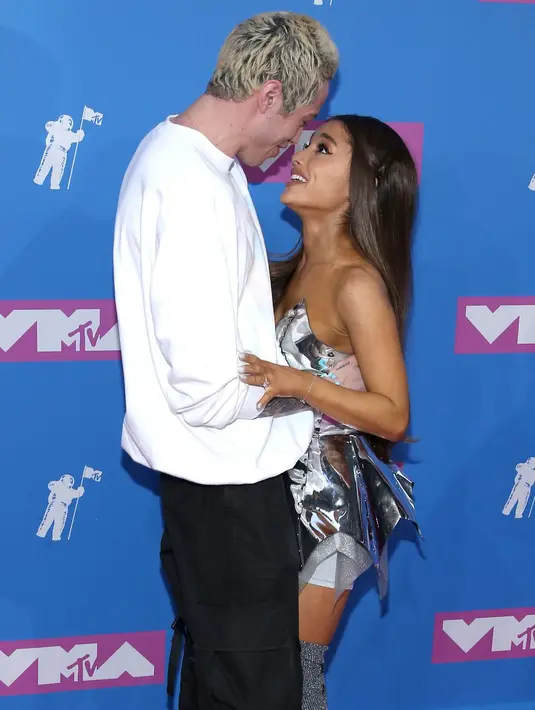 Meski demikian, masih belum diketahui tanggal pasti pernikahan keduanya. (Paul Zimmerman - Cosmopolitan)