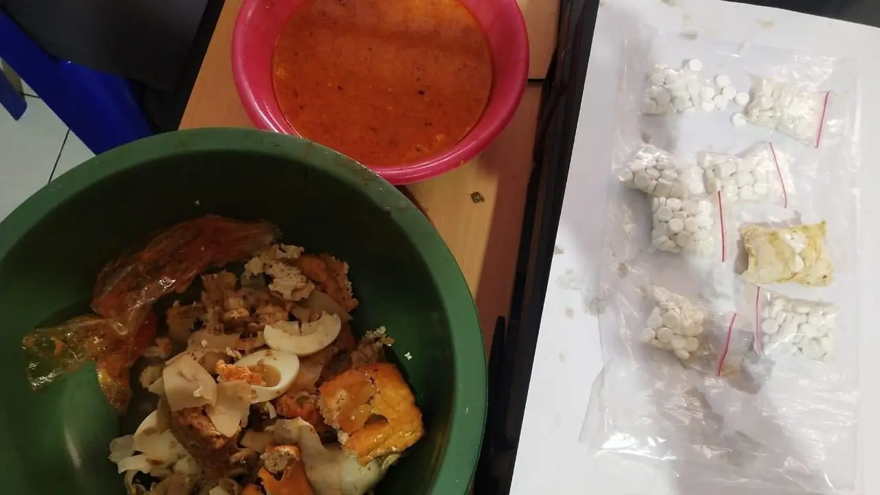 Pil Koplo di Sayur Lodeh