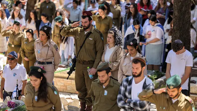Warga Israel Mengheningkan Cipta Selama Dua Menit Kenang 24 Ribu Tentara Yang Tewas Dalam Perang