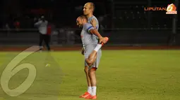 Arjen Robben dan Wesley Sneidjer terlihat begitu akrab dalam sesi latihan terbuka yang digelar di Stadion Gelora Bung Karno pada Kamis 6 Juni 2013 (Liputan6.com/ Helmi Fithriansyah.)