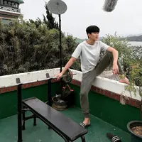 Pose Kocak Kim Soo Hyun. (Sumber: Instagram/soohyun_k216)
