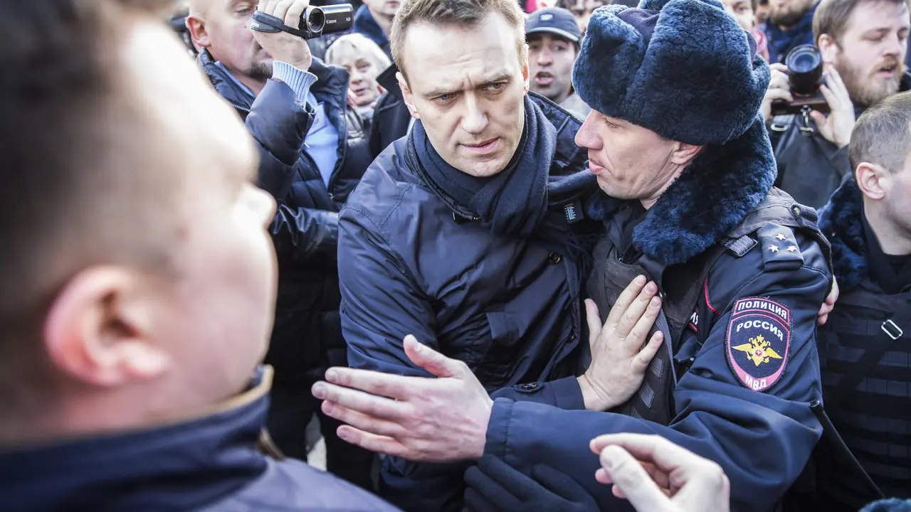 Ratusan Demonstran Tuntut PM dan Presiden Rusia Mundur Ditangkap