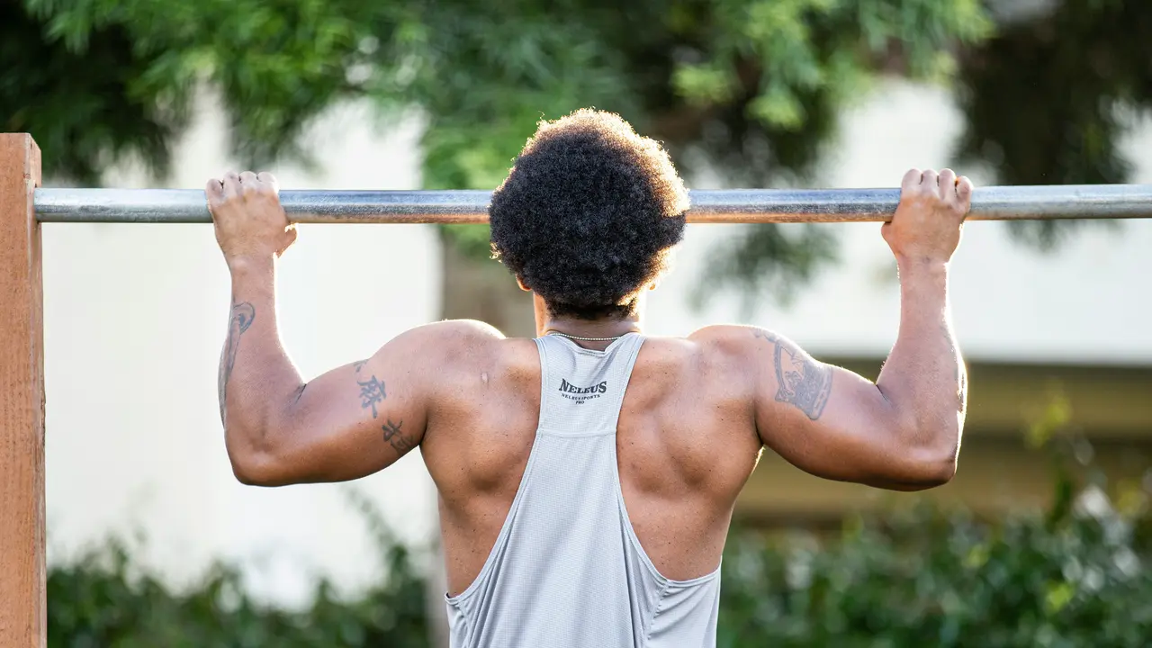 Olahraga pull-up dapat membuat wajah tampak lebih awet muda