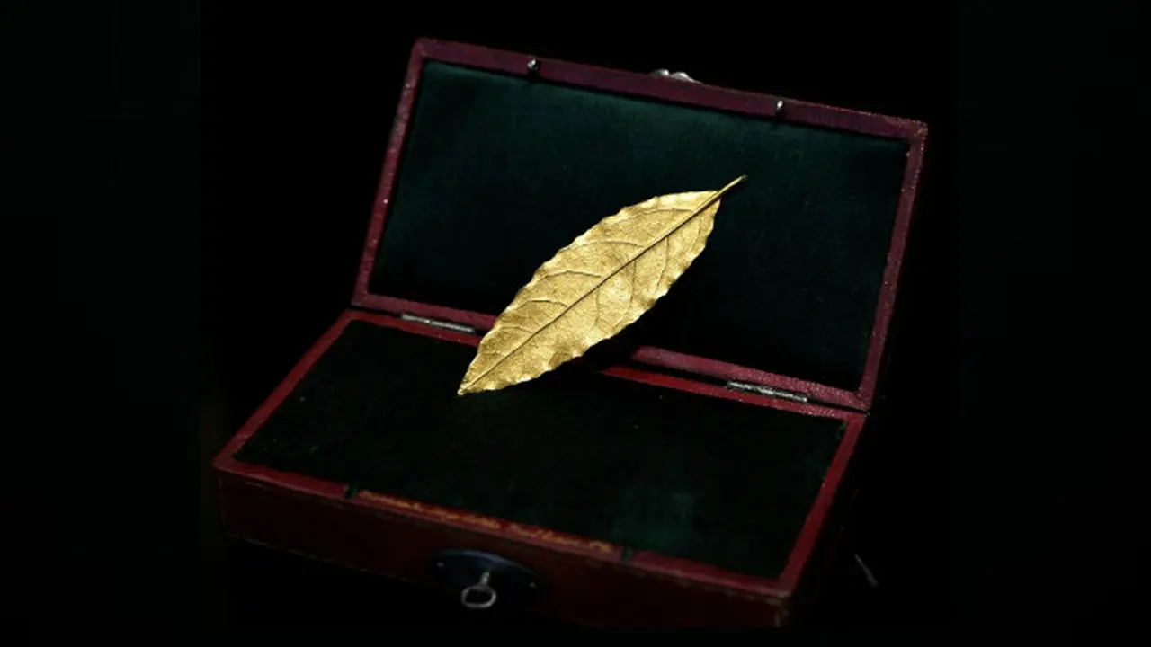 Daun salam emas dari mahkota Napoleon Bonaparte.