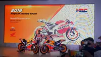 Andalan Repsol Honda pada motoGP, Marc Marquez dan Dani Pedrosa, menyapa penggemar di JIEXPO Kemayoran, Jakarta, Selasa (20/2/2018). (Liputan6.com/Jonathan Pandapotan)
