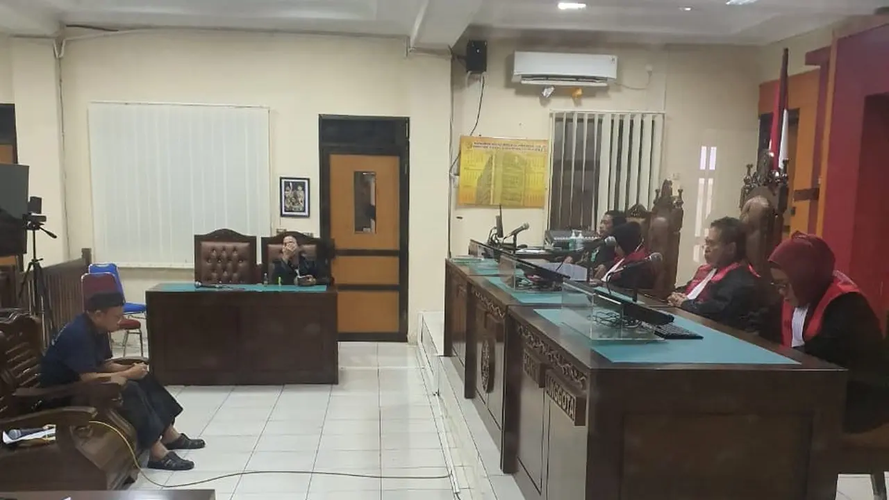 Proses persidangan Zainal Muttaqin di Pengadilan Negeri Balikpapan Kalimantan Timur pada 11 November 2023.