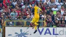 Aksi Paulo Dybala merayakan golnya ketignya ke gawang Genoa pada lanjutan Serie A di Luigi Ferraris Stadium, Genoa (26/8/2017).  Juventus menang 4-2. (Simone Arveda/ANSA via AP)